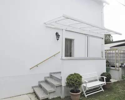 Ausgeführte mm Überdachung