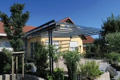 Ausgeführte mm Überdachung