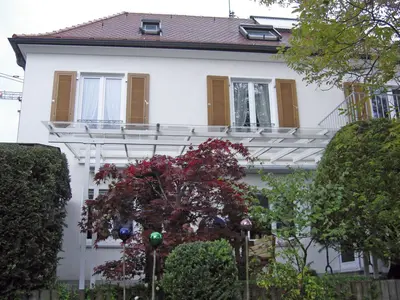 Ausgeführte mm Überdachung