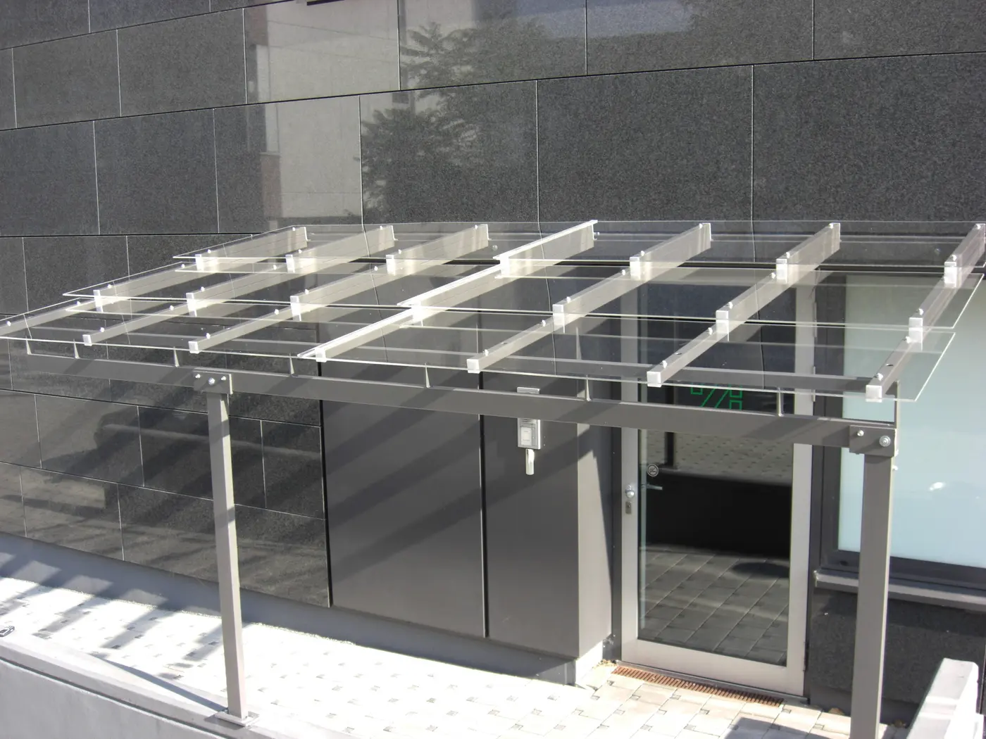 mm Vordach – Ideen aus Aluminium – ausgeführtes Beispiel